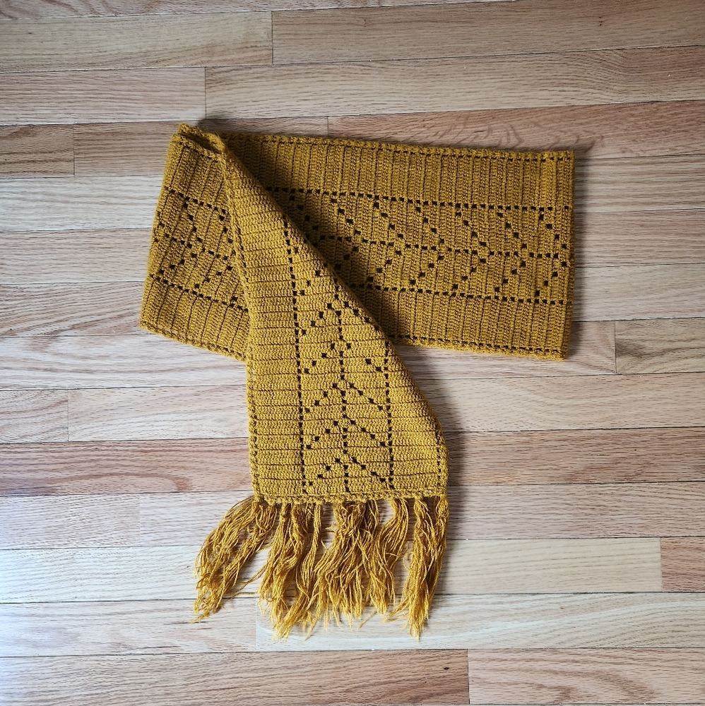 Mustard hand knit vintage scarf